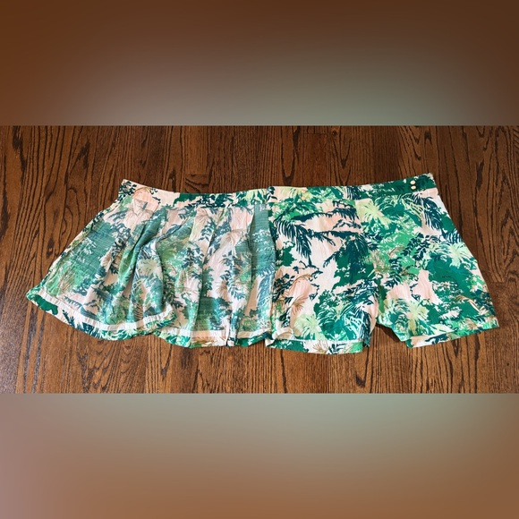 VGUC Anthropologie skort! - Picture 3 of 5